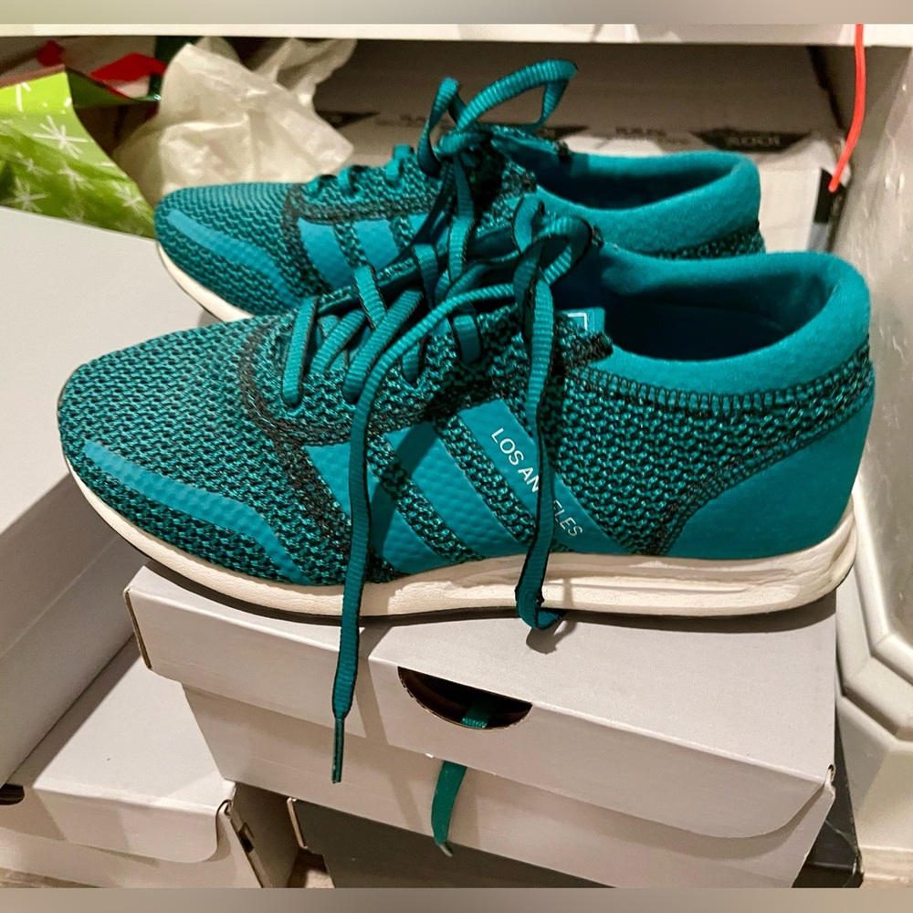 ADIDAS Los Angeles Women’s 6.5 Teal